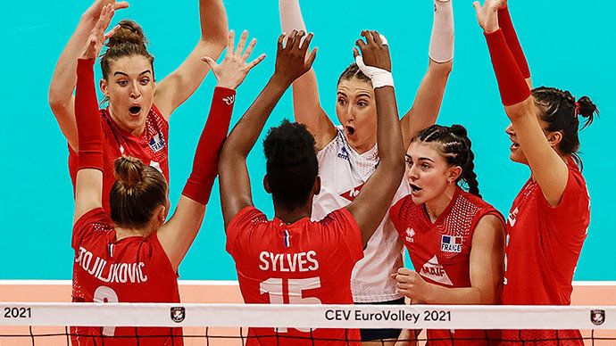 Франция победила Азербайджан на женском ЧЕ по волейболу