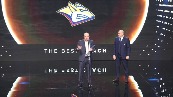 Андрей Разин из «Металлурга» получил награду лучшему тренеру сезона в КХЛ