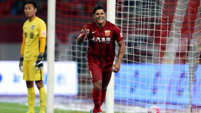 «Гуанчжоу Фули» обыграл «Шанхай», Халк забил гол и не реализовал пенальти