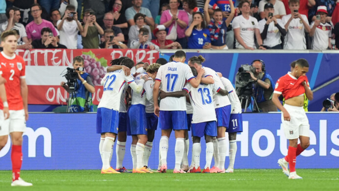 Сборная Франции благодаря автоголу обыграла команду Австрии в матче ЕВРО‑2024