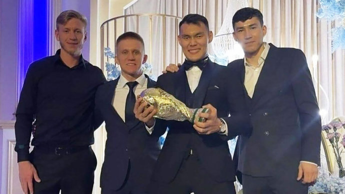 «Телефон стоял между кумысом и кониной» — Чистяков рассказал, как смотрел финал ЧМ-2022 на свадьбе в Казахстане