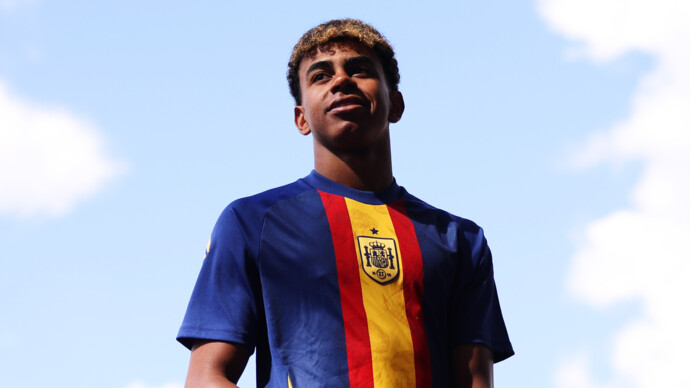 Испанец Ямаль стал самым молодым игроком в истории чемпионатов Европы по футболу