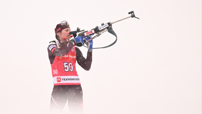 Казакевич победила в спринте на этапе Кубка Содружества по биатлону в Чайковском