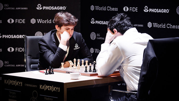 Карякин обыграл Крамника на турнире претендентов в Берлине
