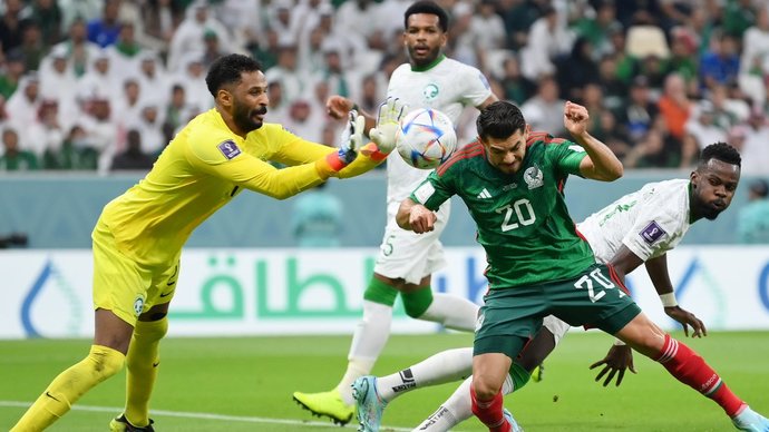 Сборные Саудовской Аравии и Мексики не открыли счет в первом тайме матча ЧМ-2022 в Катаре