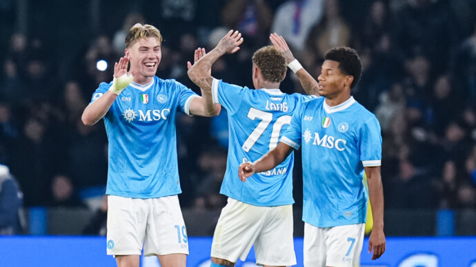 Наполи победил Ювентус и захватил лидерство в чемпионате Италии