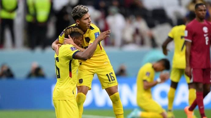 Александр Мостовой: «Не ожидал, что Катар именно так сыграет с Эквадором»