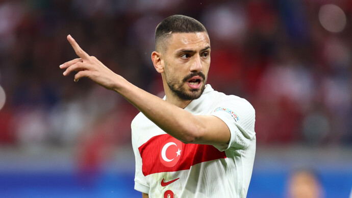 Турецкая футбольная федерация опровергла новость о дисквалификации Демирала