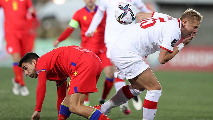 Игрок сборной Андорры удалился за фол на 15-й секунде матча отбора ЧМ-2022 с Польшей