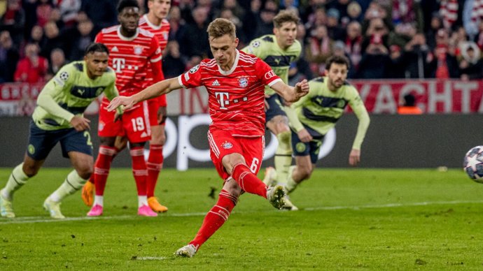 «Бавария» — «Манчестер Сити» — 1:1. Киммих с пенальти на 83-й минуте сравнял счет в матче ЛЧ. Видео