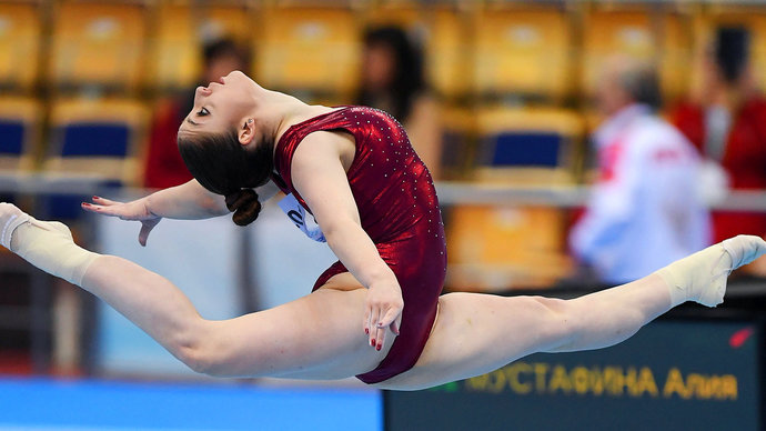 Российские гимнастки завоевали серебро в командном многоборье на ЧМ и отобрались на ОИ-2020