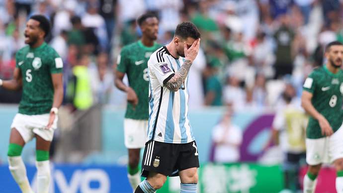 Оскорбления в адрес Месси стали причиной массовой драки фанатов Аргентины и Мексики в Катаре