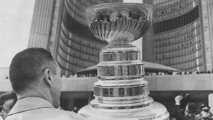 Шестикратный обладатель Кубка Стэнли Ларри Хиллман умер в возрасте 85 лет
