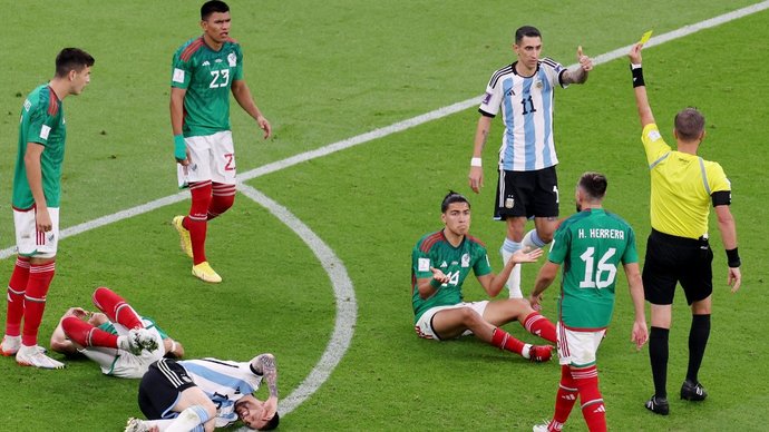 Аргентина — Мексика — 0:0: Мексиканец Гутьеррес получил желтую карточку на 50-й минуте матча ЧМ-2022