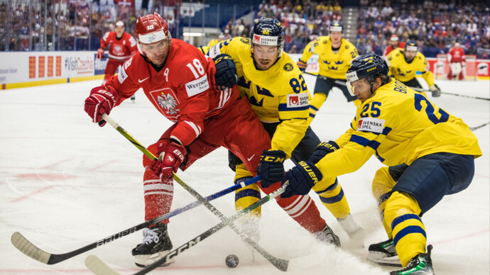 Швеция обыграла Польшу в матче ЧМ по хоккею, Швейцария одержала волевую победу над Австрией