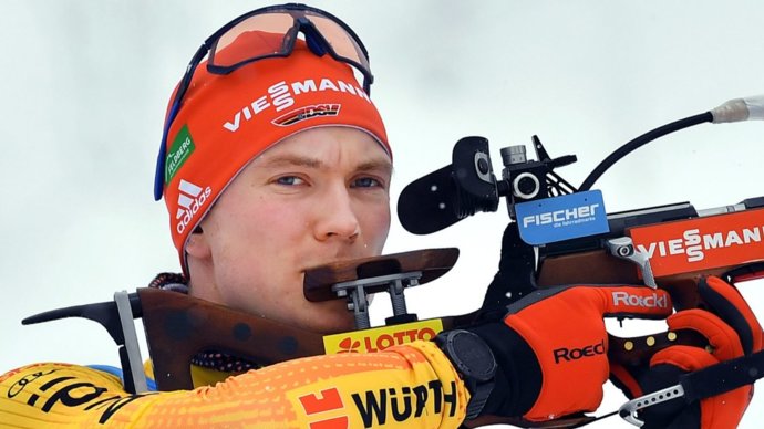 Немецкий биатлонист Долль выиграл индивидуальную гонку на этапе Кубка мира в Швеции