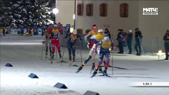 Джессика Диггинс занимает первое место в спринте (видео). Тур де Ски. Спринт. Лыжные гонки (видео)