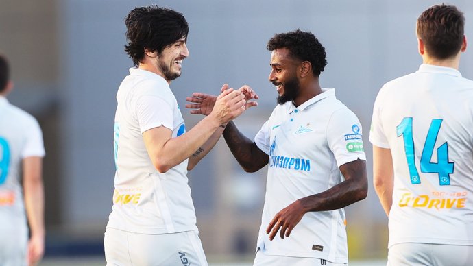 «Грустно прощаться с таким хорошим футболистом, как Азмун. Он принес «Зениту» много пользы» — Радимов
