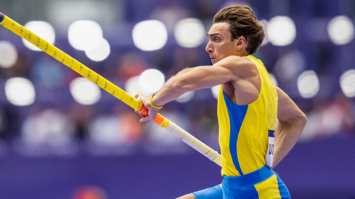 Швед Дюплантис установил мировой рекорд на Олимпиаде‑2024 в прыжках с шестом