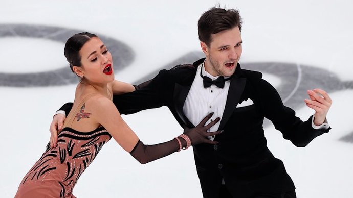 Худайбердиева и Базин лидируют на этапе КР в соревнованиях танцевальных пар