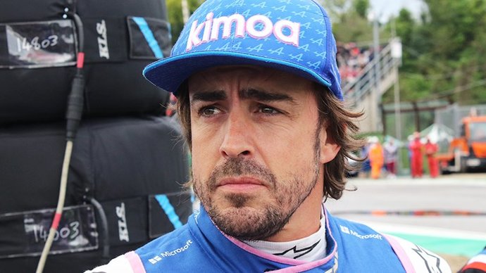 Алонсо потерял призовое место на этапе «Формулы‑1» в Саудовской Аравии из-за штрафа