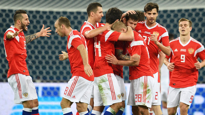 Черчесов огласил состав сборной России на матчи с Францией и Бразилией