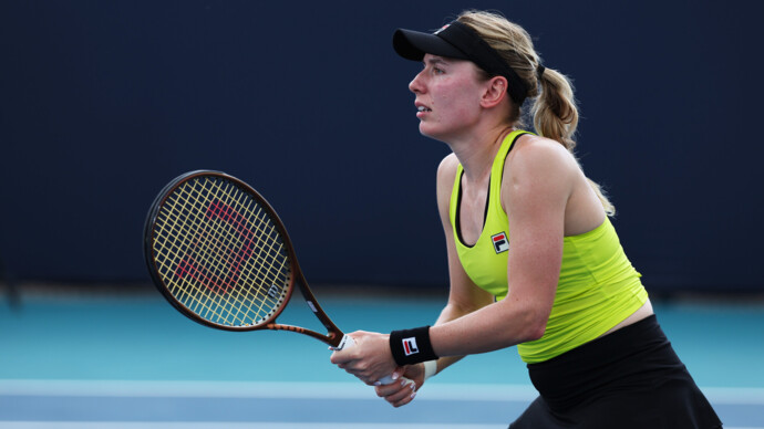 Александрова обыграла Павлюченкову и вышла в четвертый круг турнира в Майами