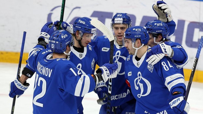 Московское «Динамо» нанесло «Спартаку» третье поражение подряд в КХЛ