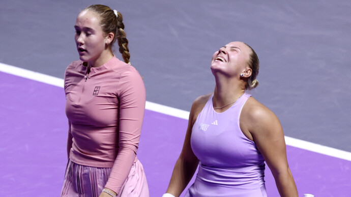 Андреева и Шнайдер лишились шансов на выход в полуфинал Итогового турнира WTA в парном разряде