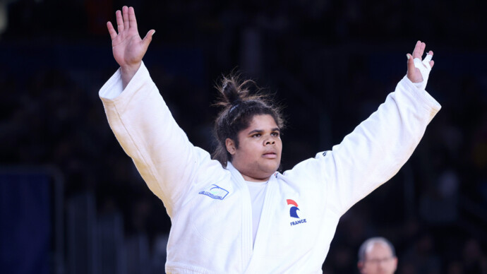 Французскую дзюдоистку Фонтен дисквалифицировали за укус соперницы — СМИ