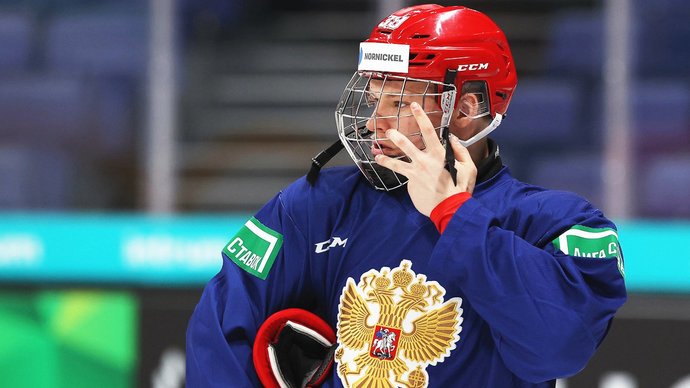 Хоккеисты молодежной сборной России Мичков и Юров останутся в Канаде согласно медицинскому протоколу, сборная летит домой без них