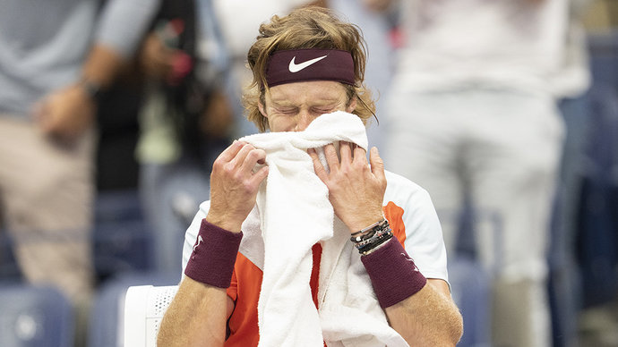 Рублев расплакался после очередного вылета в четвертьфинале турнира Большого шлема