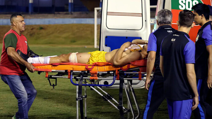 В Бразилии полицейский выстрелил в ногу вратарю, пытаясь прекратить потасовку между футболистами