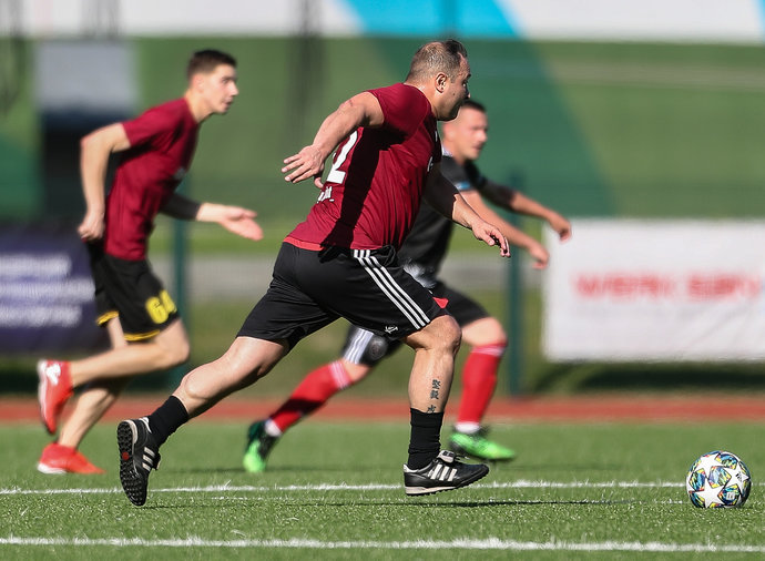 Матч между командами «Амкал» и Матч ТВ