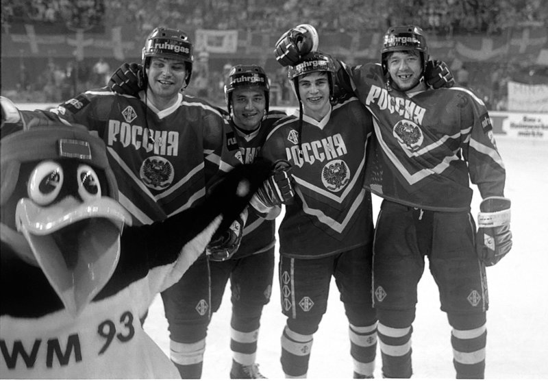 Молодая и дерзкая команда унизила звезд НХЛ. Феноменальный дебют России на чемпионате мира