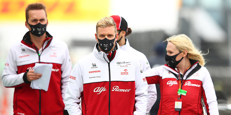 Холод, падение рекордов и дебют третьего Шумахера в «Ф-1». Гран-при Айфеля в полном объеме на «Матч ТВ»