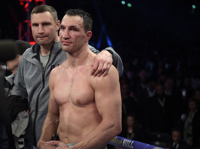 Wladimir Klitschko (R,Ukraine) and brother Vitali at the fight at the WBA S...