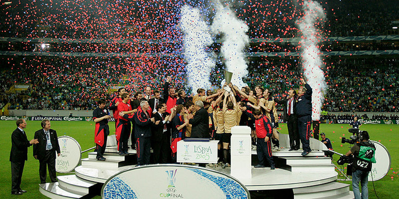 Вспомнили победу ЦСКА в финале Кубка УЕФА и необычный ММА-промоушен, встали на защиту белорусского футбола. Топ-тексты 16 апреля