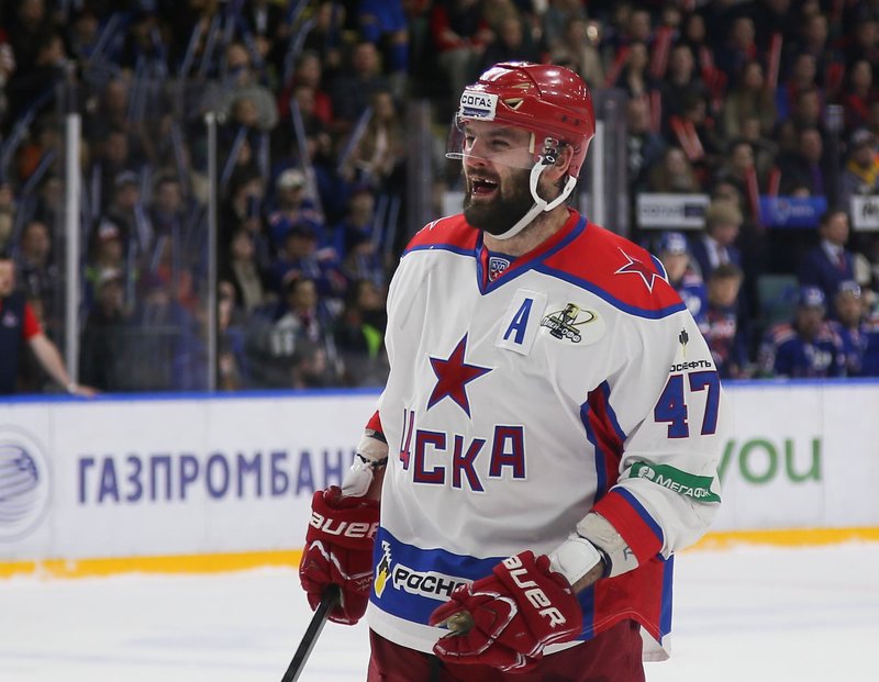 Звезду российского хоккея кинули на полтора миллиарда. Александр жёстко обошёлся с обидчиком