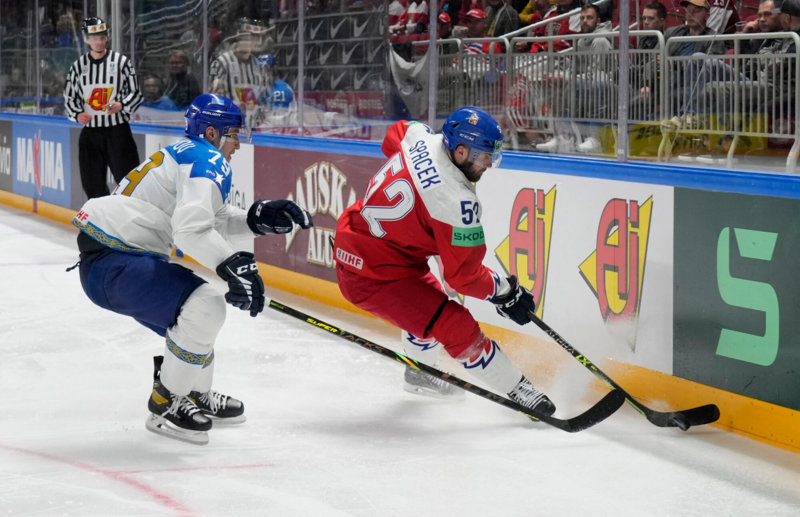 В Латвии считают убытки от чемпионата мира по хоккею. Придётся экономить на детях?