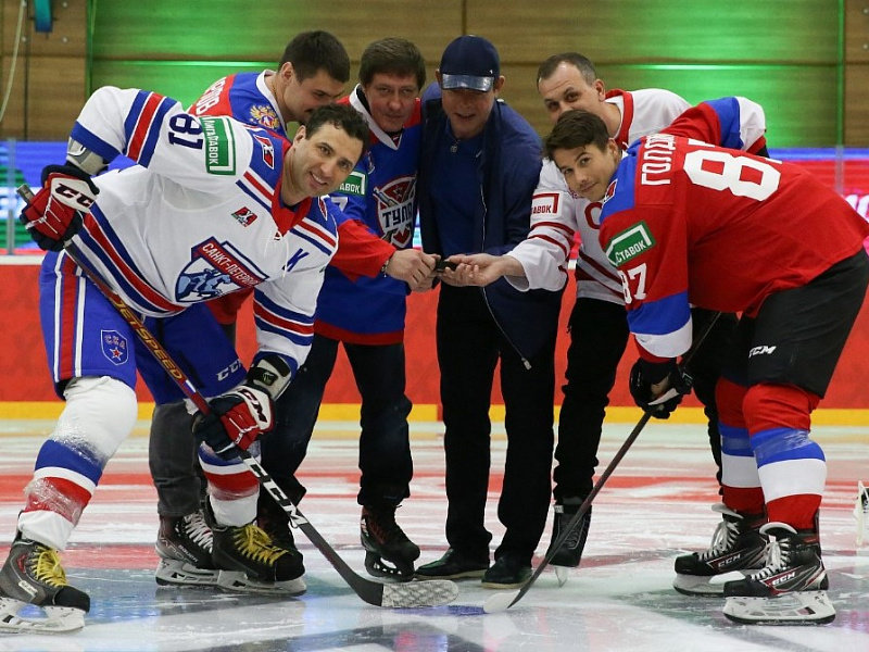 Хоккейная лига кубок. Голдобин НХЛ. Хоккеисты России. Спорт хоккей. Хоккей турнир.