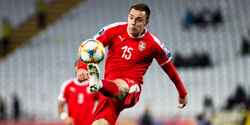 «В матче Россия — Сербия будет много голов и фолов». Интервью бывшего зенитовца, который сейчас играет за «Црвену Звезду»