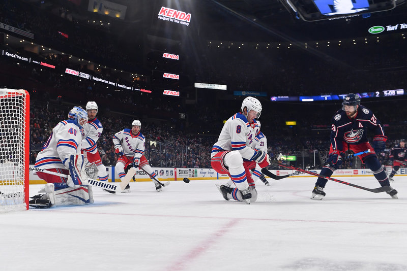 Клуб НХЛ призывают избавиться от российского вратаря. Чем Георгиев разгневал фанатов?