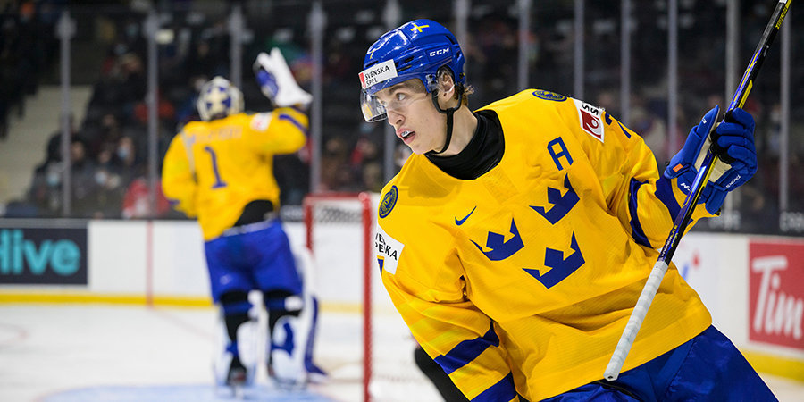 «Отлично сыграли в обороне и в атаке» — защитник сборной Швеции о победе над россиянами на МЧМ-2022 по хоккею