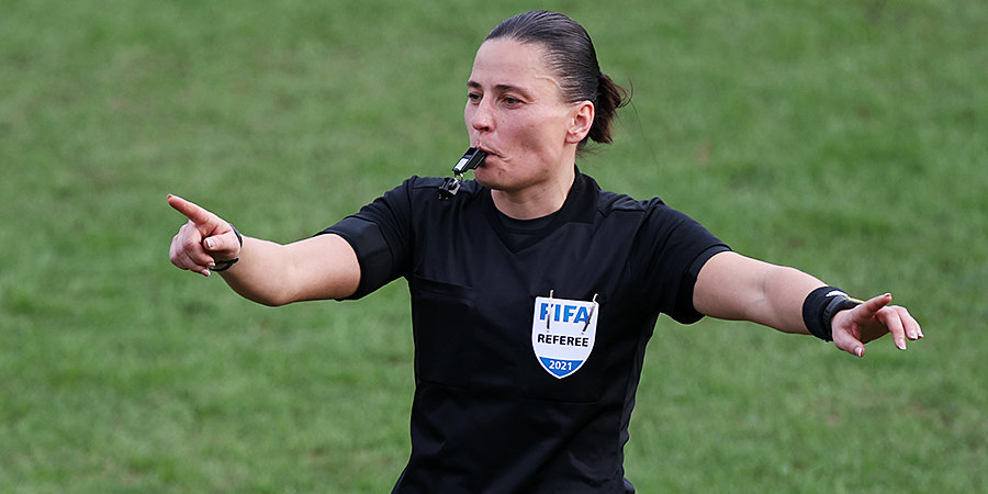 Пустовойтова стала вторым арбитром года в женском футболе по версии IFFHS