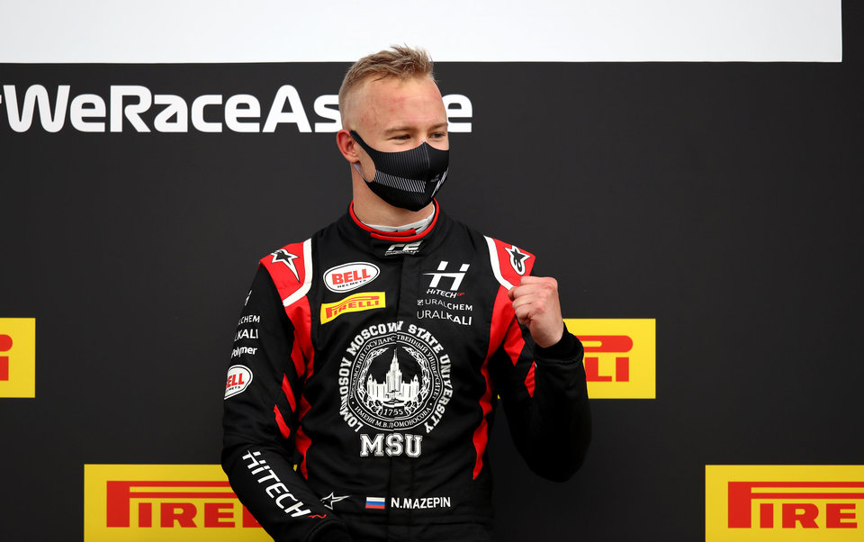 Мазепин попал на пьедестал второй гонки «Формулы-2» в Сочи. Соревнование прервали после семи кругов из-за аварии