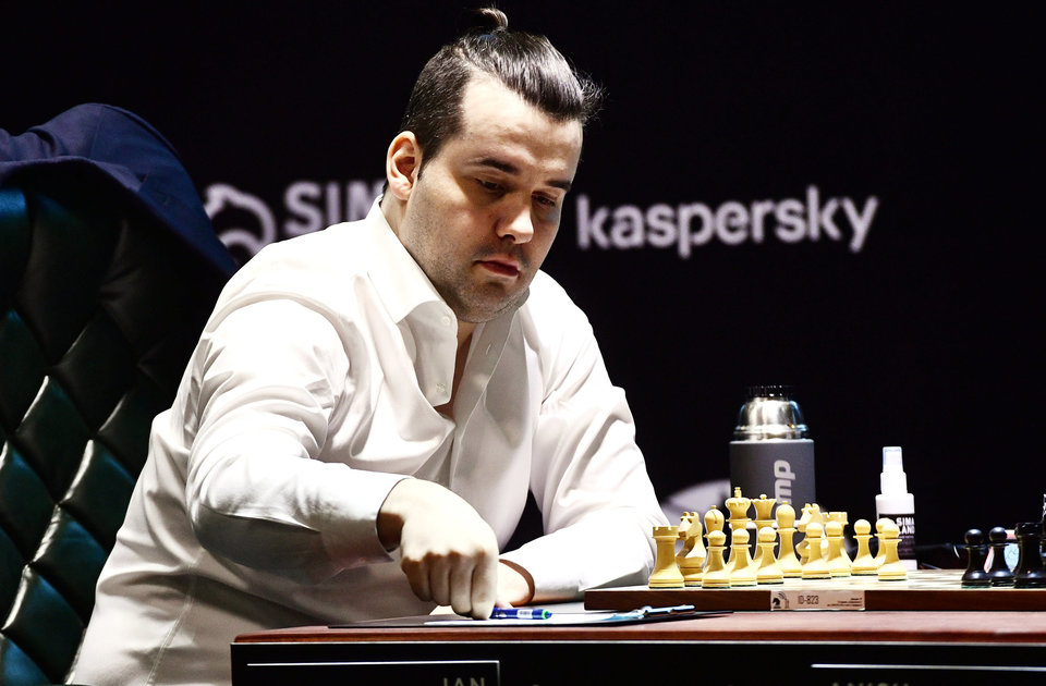 Российский гроссмейстер Непомнящий идет седьмым после второго дня турнира Grаnd Chess Tour в Загребе