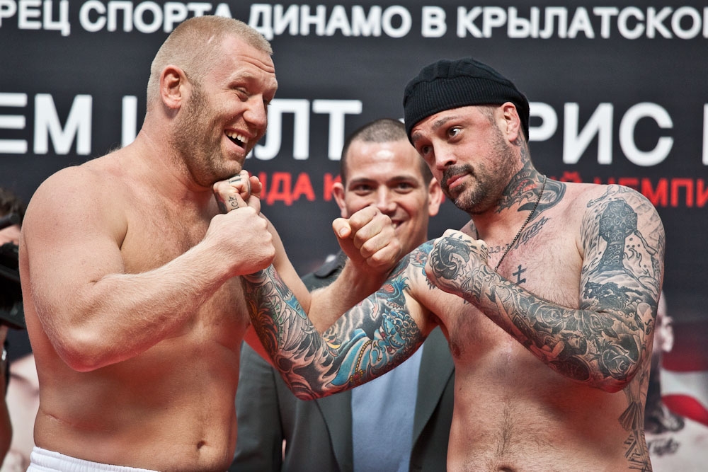 Жалаңаш Маша Тихонова Порно БДСМ лесбиянки басқаларды оларды жалауға мәжбүрлейді