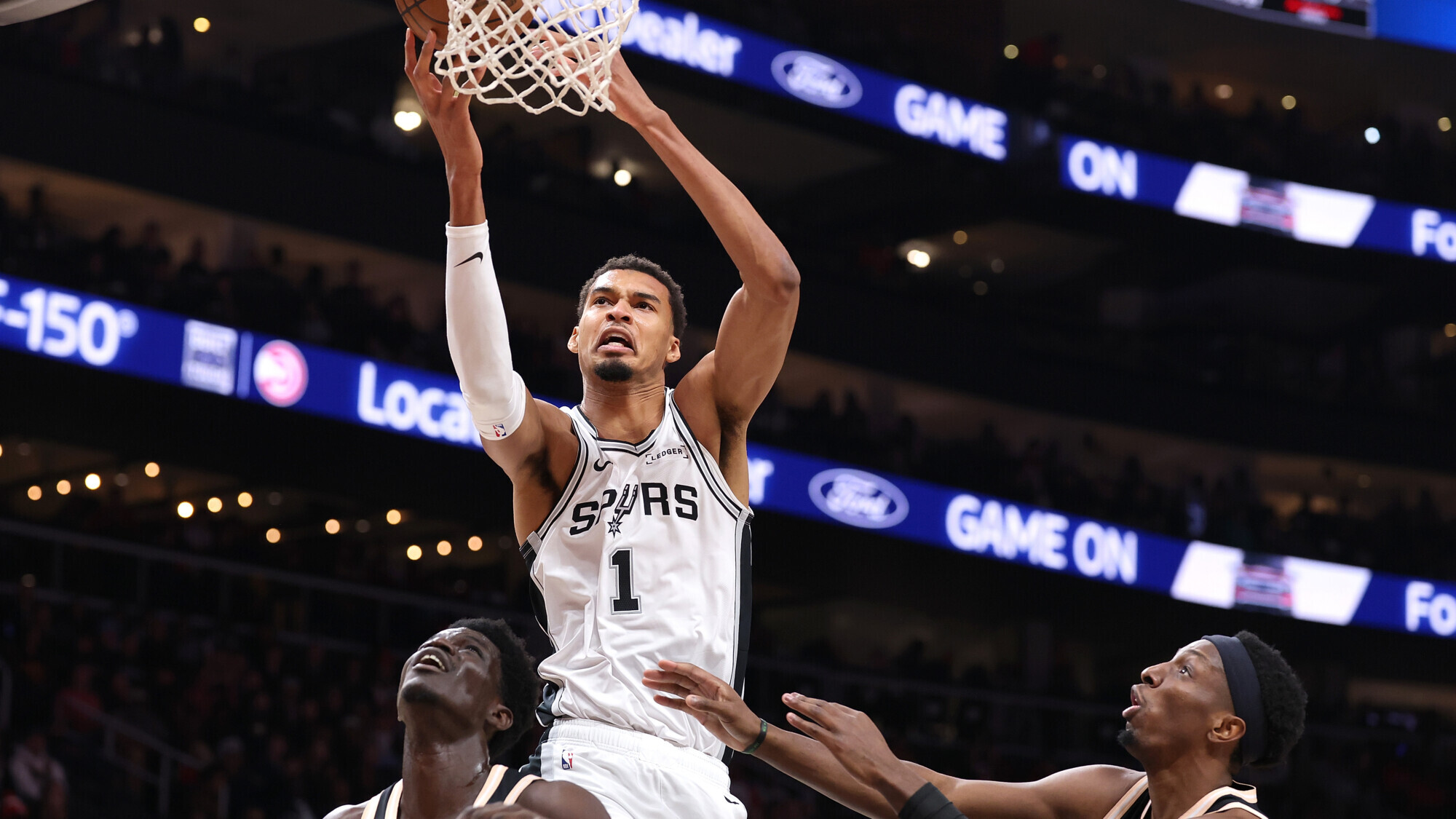 «Сан‑Антонио» победил «Атланту» в матче НБА, Вембаньяма сделал дабл‑дабл «Сан‑Антонио» победил «Атланту» в матче НБА, Вембаньяма сделал дабл‑дабл