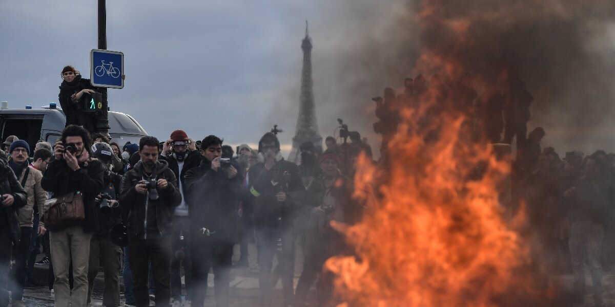 Улицы Парижа погрузились в кромешный ад. О «Ролан Гаррос» можно забыть?